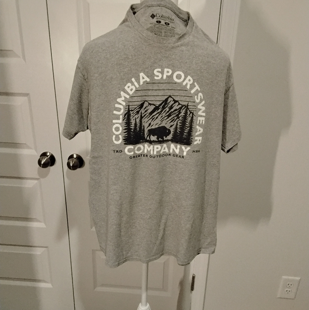 BUNDLE 3 for $10 Columbia Heather Gray Graphic Tee